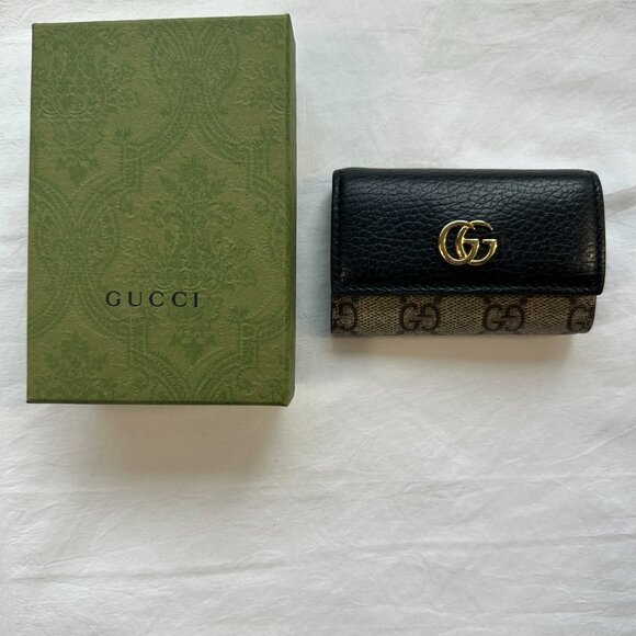 Gucci Marmont 6 Key Holder - Picture 2 of 9